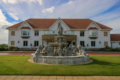 ทัศนียภาพภายนอกโรงแรม, Turnberry Apartments in เทิร์นบิวรี