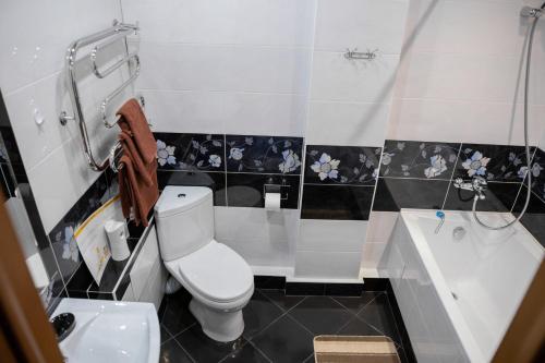 Просторная однокомнатная квартира RentHouse на Лермонтова - image 2