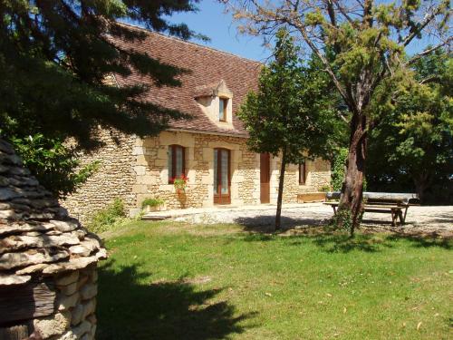 House with 4 bedrooms in Plazac with private pool enclosed garden and WiFi gîte à louer Chastel