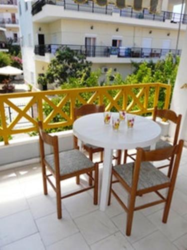 One bedroom apartement with sea view balcony and wifi at Chaniotis