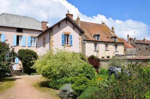 Maison confortable Souvigny + Jardin gîte à louer Souvigny