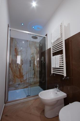 Double Room with Balcony image 10