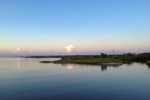 Spacious Gulf Shores Getaway - Walk to Beach!