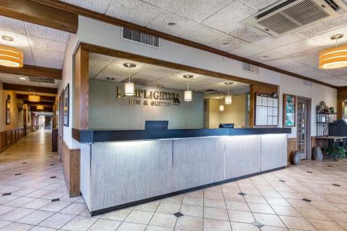 Lamplighter Inn and Suites - North