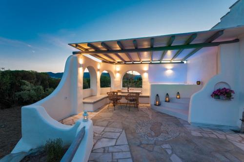Suite with Hot Tub image 3