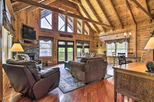 Idyllic Sevierville Cabin Deck and Smoky Mtn View! in Sevierville, USA
