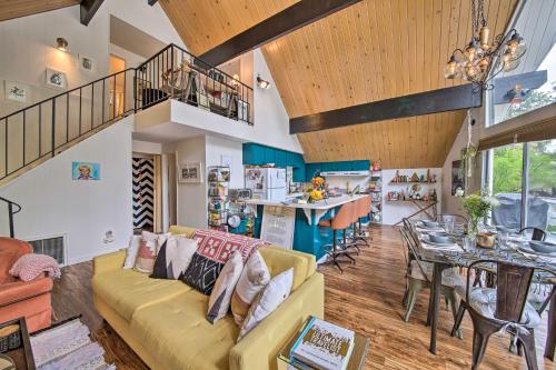 Lake Arrowhead A-Frame House with Private Hot Tub! in Lake Arrowhead, USA