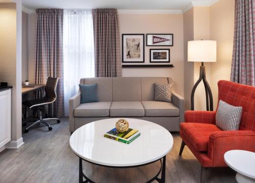 King Suite image 9