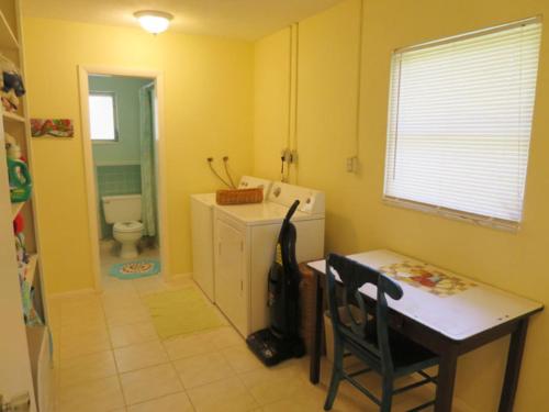 Sea Spray Private Beach Cottage - image 6