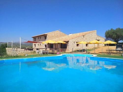 6 bedrooms villa with private pool enclosed garden and wifi at La Salzadella