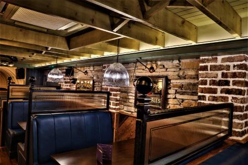 ผับ/เลาจน์, The Lansdowne Hotel in คาสเซิลวิว