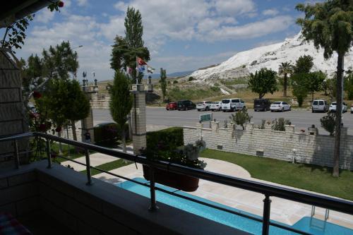 Triple Room with Pamukkale View image 2