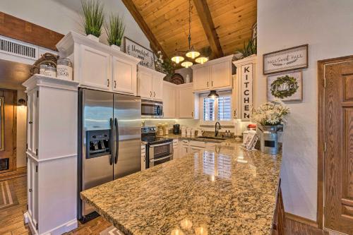 Pinetop Cabin with Yard Less Than 6 Mi to Woodland Lake Park - image 4