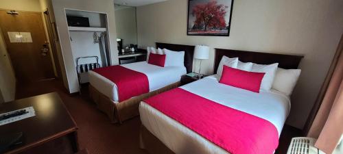 2 double beds
