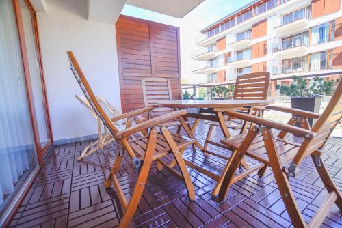 One-Bedroom Apartment with Balcony and Free Parking Place - Uzdrowiskowa 30 Street image 6