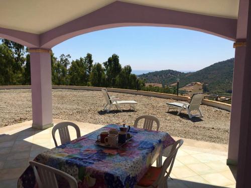 2 bedrooms house with sea view enclosed garden and wifi at Cardedu 1 km away from the beach gîte à louer Cardedu