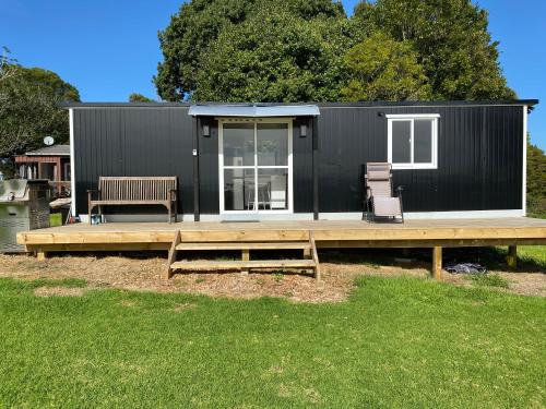 B&B Pukekohe East - Cosy cabin to stay even better than Glamping - Bed and Breakfast Pukekohe East