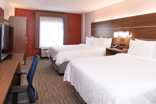 One-Bedroom Suite with Two Queen Beds