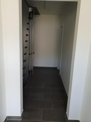 Entrada, MESSE CGN-DUS Studio-Wohnung für 2-4; Zumietung bis 8 Personen möglich (MESSE CGN-DUS Studio-Wohnung fur 2-4; Zumietung bis 8 Personen moglich) in Monheim am Rhein