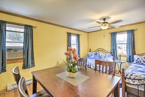 Secluded Studio with Community Amenities Ski and Hike - image 7
