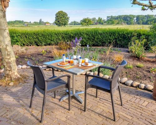 Garden, Bed and Breakfast Maas en Waal in Winssen
