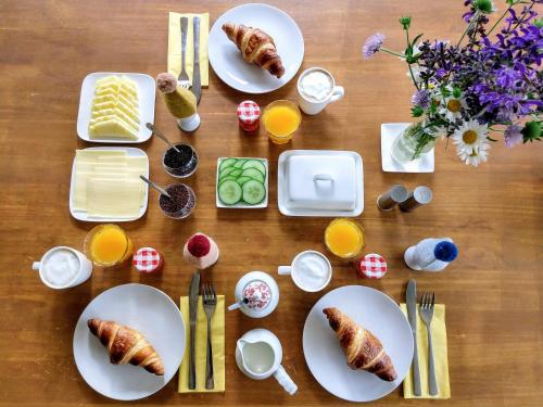 Food and beverages, Bed and Breakfast Maas en Waal in Winssen