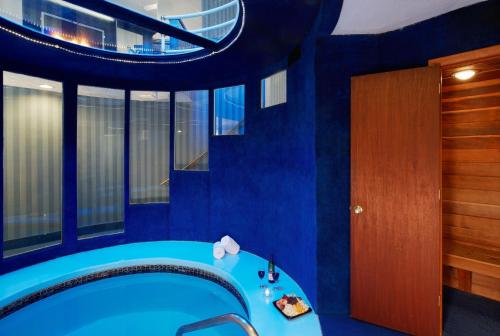 Pocono Palace Resort-Couples Only, East Stroudsburg, PA, United States