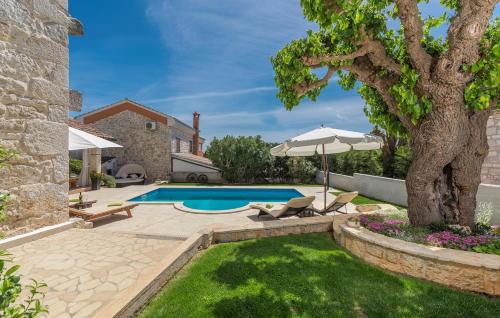 Beautiful Stone House - Villa Parentium with Private Pool