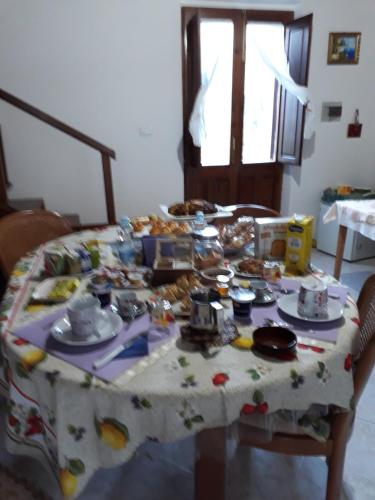 Ēdiens un dzērieni, B&B S'ARROSA ANTIGA in Santadi
