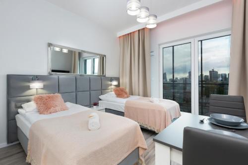 Apartments with Parking Warsaw Business Center by Noclegi Renters, Warsaw