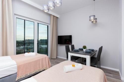 Apartments Warsaw Business Center by Renters - image 3