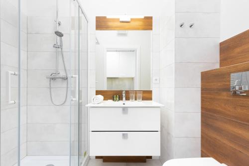 Apartments Warsaw Business Center by Renters - image 5