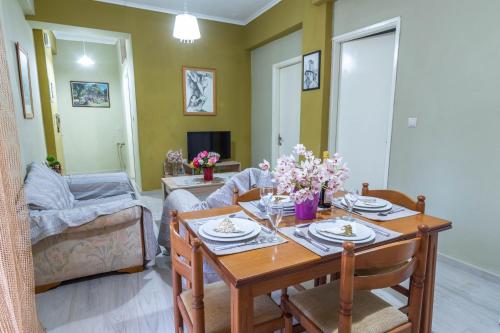  Koko´s Nest by CorfuEscapes, Ferienwohnung in Korfu-Stadt