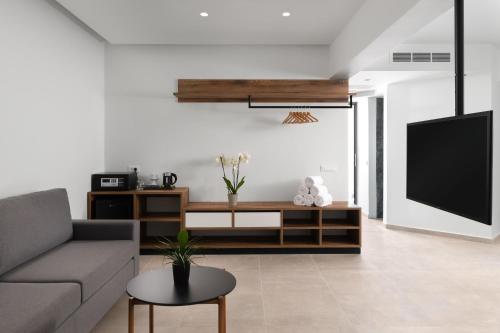 Atalanti Boutique Hotel - image 8