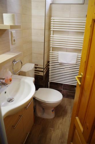 Aranyhal Apartman - image 6