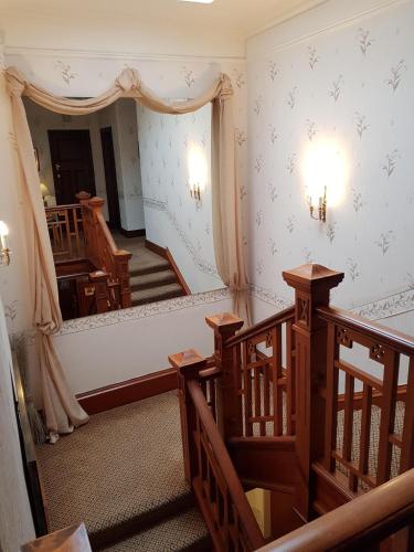 Hamilton House - image 3