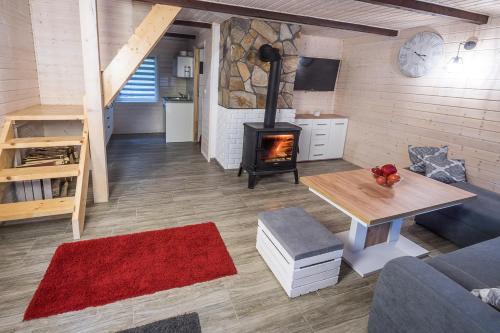 2 bedrooms, 5 beds