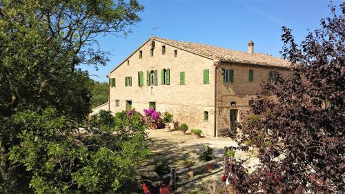 4 bedrooms mansion with furnished garden and wifi at Casenuove gîte à louer Camerata Picena