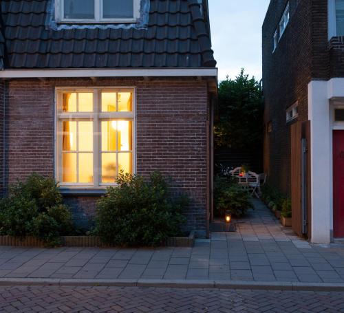 ทางเข้า, Darley's in ฮิลเวอร์ซุม