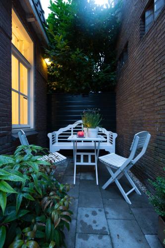 ระเบียง/ชานเรือน, Darley's in ฮิลเวอร์ซุม