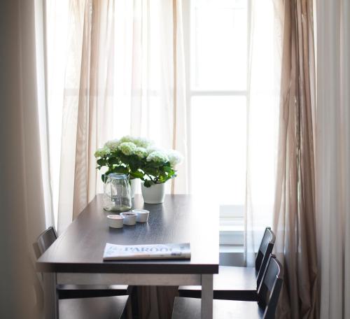 บริการและสิ่งอำนวยความสะดวก, Darley's in ฮิลเวอร์ซุม