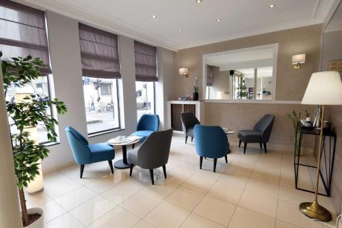 Alyss Saphir Cambronne Eiffel - image 8