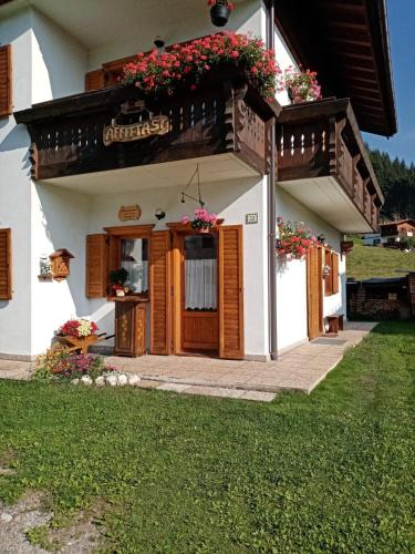 Bejárat, CasaSabry in San Nicolo Comelico