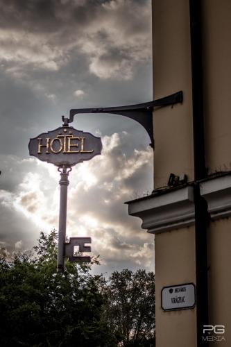 Hotel Klastrom, Győr bei Levél