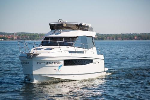 Jacht motorowy Platinum 989 FLYbridge – 115 KM