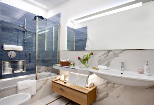 Palace Hotel - image 7