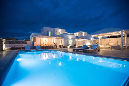 TIFFANYS VILLAS Paros