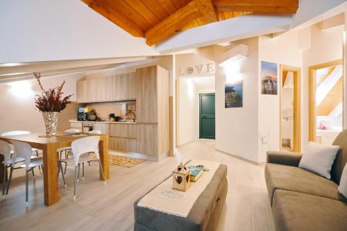 3 bedrooms, 5 beds