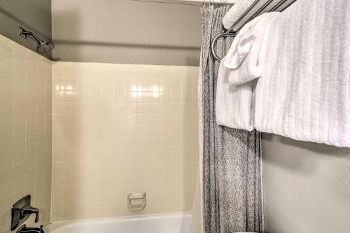 Updated Townhome - Walk to Slopes and Main St! - image 8