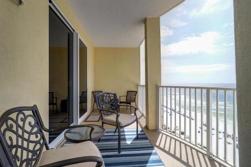 Ocean Ritz 1002 by BlueSwell